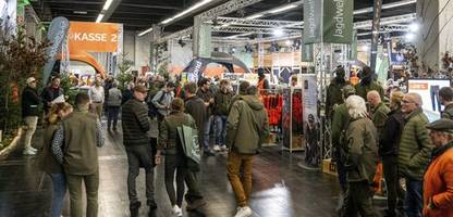 Messe Jagd und Hund in Dortmund: Wo Tierschützer und Großwildjäger aufeinandertreffen