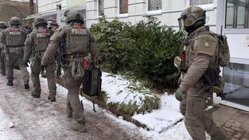 sek-einsatz in hamburg-wilhelmsburg: spezialkräfte stürmen wohnung