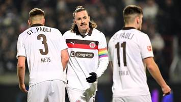 schmerzmittel und trainergespräche: wie sich jackson irvine durchbeißt