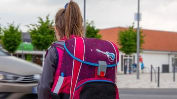 Bei Winterhuder Stadtteilschule: Erwachsener Mann bedrängt Zehnjährige