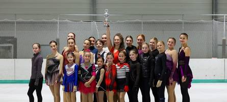 EV Augsburg triumphiert bei der Premiere der Deutschen Vereinsmeisterschaft im Eiskunstlauf