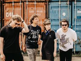 pop: „denn ja, es stimmt: ich bin ein gottverlass’nes kind“