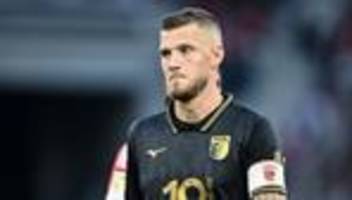 Fußball-Bundesliga: FC Augsburg setzt bis 2027 auf Kapitän Gouweleeuw