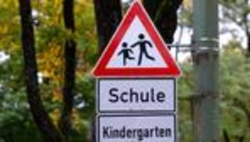 Tarifkonflikt: Ministerium: Schulpflicht trotz Warnstreiks im Nahverkehr