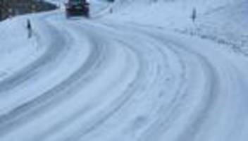 Wetter: Glätte und Nebel: Autofahrer müssen weiter aufpassen