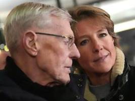 Geschenk-Übergabe missglückte: Mitarbeiterin berichtet: Block-Großvater war todtraurig