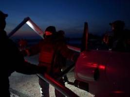 kiew: würden angriffe einstellen: ukraine nach waffenruhe-ankündigung trumps skeptisch