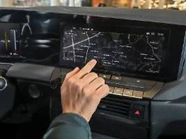 messbare verschlechterung: adac kritisiert touchscreen-bedienung