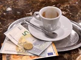 trotz gesunkener mehrwertsteuer: preise in restaurants und cafés ziehen deutlich an