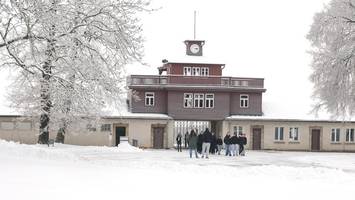 „Ständig falsche Vorwürfe“: Bündnis protestiert gegen Verbot von Pali-Tuch im KZ