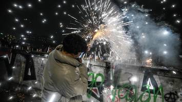 So lief Silvester 2025 – Körperverletzungen, Sachbeschädigungen, Feuer