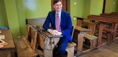 Sachsen: Warum Kultusminister Conrad Clemens Lehrer nicht mehr verbeamten will