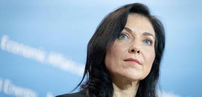 katherina reiche und der vip-gipfel: die laschen transparenzregeln für bundesminister