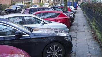 Nervige Parkplatzsuche: Bezirk Altona will neue Lösung testen