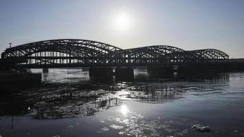freihafenelbbrücke kaputt: hamburger hafen wird auf jahre hinaus zum nadelöhr