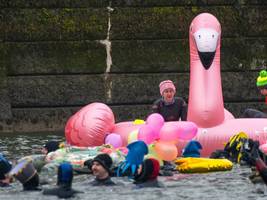 Neuburg an der Donau: Riesengaudi bei 2,6 Grad Wassertemperatur