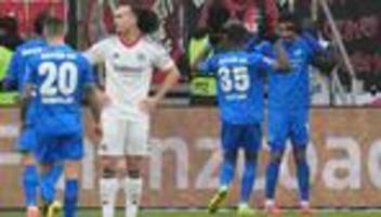 Fußball-Bundesliga: Frankfurt tief in der Krise - Bremen rettet Punkt