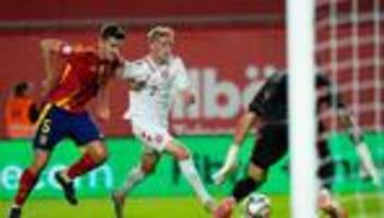 Fußball-Bundesliga: Hamburger SV leiht Albert Grönbaek bis Saisonende aus