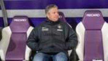 3. Fußball-Liga: Tarnat lässt Zukunft von Aue-Trainer Härtel offen