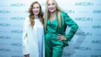 Leute: Elizabeth Jagger: Mein Vater organisiert Spieltreffen