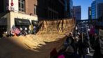 US-Migrationspolitik: Proteste gegen ICE in mehr als 45 US-Bundesstaaten