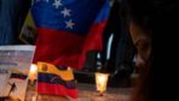 Politische Gefangene: Venezuelas Übergangspräsidentin kündigt Amnestie für Regimekritiker an