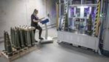 rüstungsindustrie: können waffenhersteller die krise am arbeitsmarkt entschärfen?