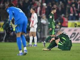 Alarmglocken in der Bundesliga: Abstiegskampf: VfL Wolfsburg zerlegt eigene Spielweise
