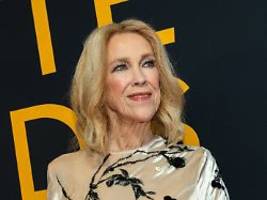 star aus kevin - allein zu haus: weitere details zum plötzlichen tod von catherine o'hara bekannt