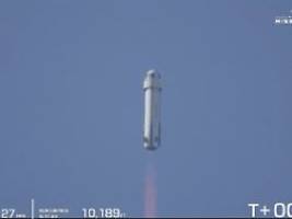 keine superreichen mehr im all: bezos' raumfahrtunternehmen stoppt überraschend tourismus-programm