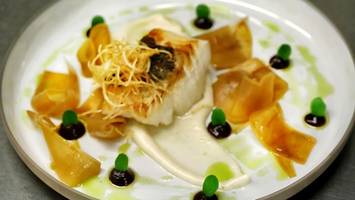 Steinbuttfilet mit Petersilienwurzelcreme von Markus Semmler