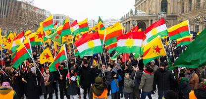 Syrien-Konflikt: Tausende Demonstranten nehmen an pro-kurdischen Kundgebungen teil