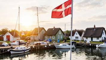 schummelei mit dänischen ferienhäusern: streit in hamburg eskaliert