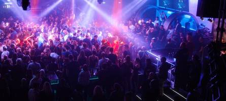 „die kids haben das feiern verlernt“: augsburger clubs setzen gezielt auf ein älteres publikum