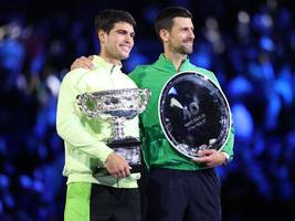Männerfinale der Australian Open: Djokovic verpasst den historischen Titel und lacht mit Alcaraz