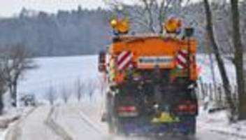 Glätte: Viel Streusalz in Brandenburg - bisher kein Gurkenwasser