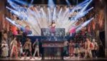 letzte vorstellung: popmusical & julia verabschiedet sich aus hamburg