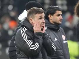 ratlose frankfurter taumeln: mario götze fühlt sich beschissen