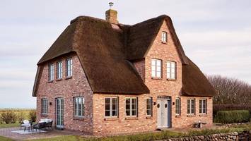 traumhausverlosung auf föhr: wo ruhe, licht und natur zusammenkommen