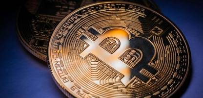 Bitcoin: Kryptowährung fällt auf tiefsten Stand seit April 2025