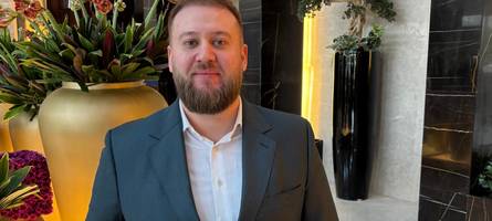 wie der cousin von fca-spieler wolf die pilger in mekka besser versorgt