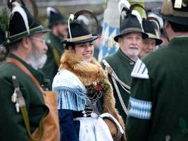 Österreich: die aufgaben einer frau: für verpflegung sorgen und dekorativ aussehen