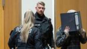 prozesse: mordangeklagter schweigt - tochter entdeckte tote mutter