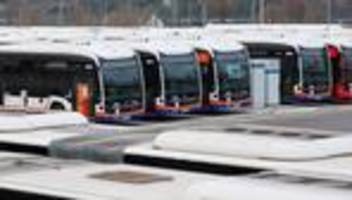 Warnstreik im ÖPNV: Warnstreik lässt Busse und Bahnen stillstehen