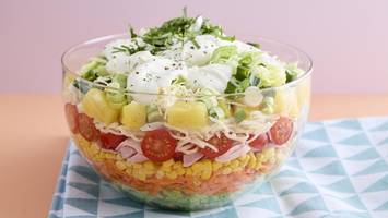 Party-Schichtsalat im 70s-Look