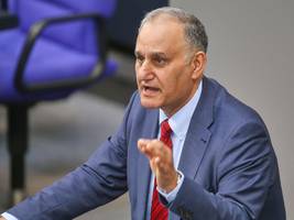 reza ashgari: einst saß er im iranischen folterknast, heute sitzt er im bundestag