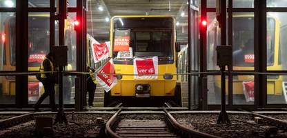 warnstreiks im nahverkehr: so anstrengend ist der job als bus- und bahnfahrer – und so viel verdient man