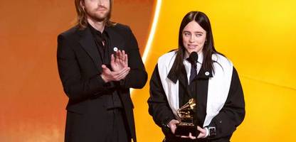 Grammys 2026: Politische Statements von Bad Bunny und Billie Eilish prägen die Show