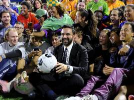 new yorks bürgermeister zohran mamdani: ein fußballfan mit herz für arsenal und faire preise