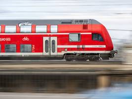 Fahrkarten-Kontrolle: Bahn-Mitarbeiter nach brutalem Angriff im Koma